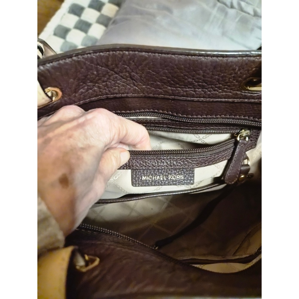 Michael Kors Bedford Pebbled Leather Tote Bag Brown with Gold Hardware - Picture 11 of 12